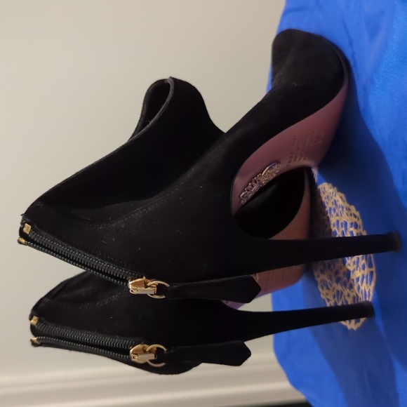 Aquazurra Black Suede Cut-Out Peep Toe Pumps - Picture 5 of 11